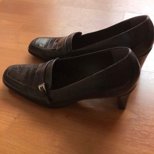 EUC Ann Taylor Loft Croc embossed heels